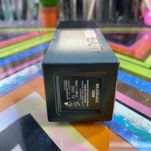 HUDA BEAUTY Makeup - Huda Beauty Faux Filter Foundation in Milkshake HUDA BEAUTY Makeup - Huda Beauty Faux Filter Foundation in Milkshake